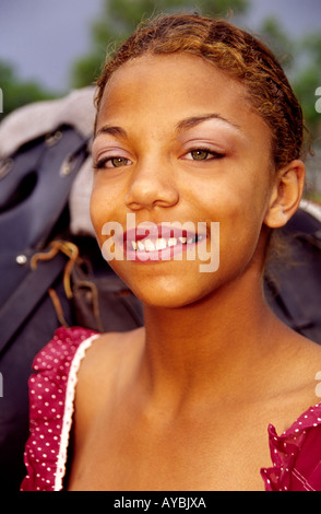 MR 545 Alyssa Davis fidèlement un pionnier girl à Fort Stanton Journées du Patrimoine près de Lincoln, au Nouveau-Mexique. Banque D'Images