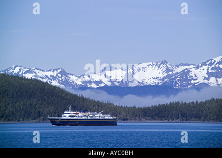 USA, Alaska. L'état d'entrée d'Orca dans Aurora ferry entrée en Cordova, en Alaska. Banque D'Images