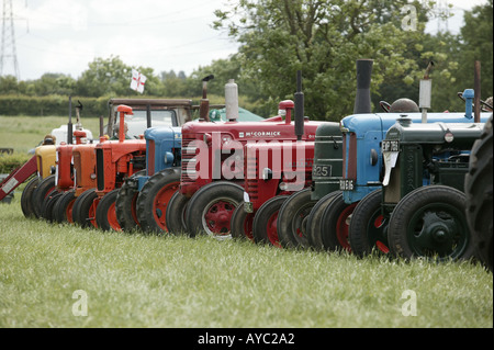 Les tracteurs d'époque lors d'un rassemblement dans le Worcestershire England UK Banque D'Images