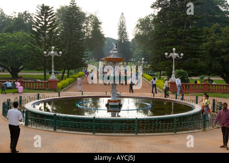 La fontaine située au centre du Jardin Botanique Lalbagh à Bangalore Inde Banque D'Images