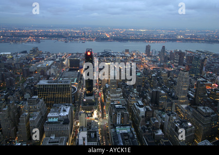Nuit paysage urbain de l'Empire State Building, New York City Banque D'Images