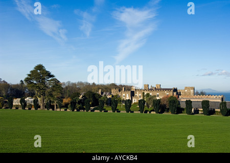 Le parc et l'hôtel particulier victorien restauré de Ardgillan près de Dublin avec vue sur la mer est ouvert au public Banque D'Images