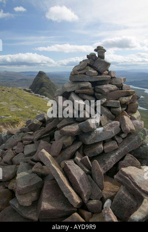 Un cairn sur Suilven, lochinver, Ecosse, Royaume-Uni Banque D'Images