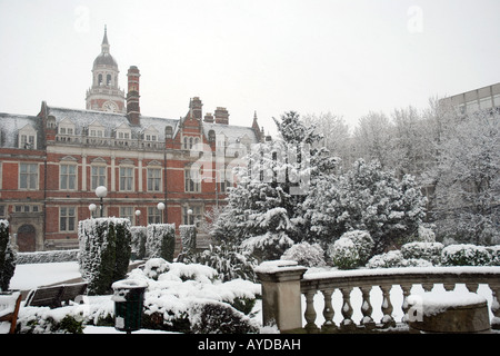 La neige couvrant Queens Gardens, Croydon, Surrey, UK Banque D'Images