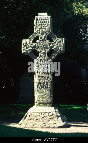 Face est de la Celtic Christian High Cross de Saint Patrick et saint Colomba dans l'ancienne ville de Kells, comté de Meath, en Irlande. Banque D'Images