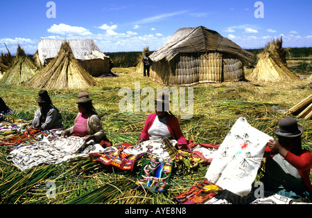 Légende locale Pérou Puno, Lac Titicaca Uruguay Settlement Banque D'Images