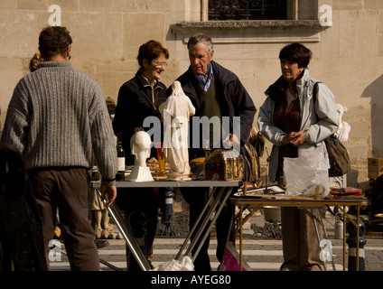 Antiquités de la rue du marché à Nancy, France ; l'automne Banque D'Images