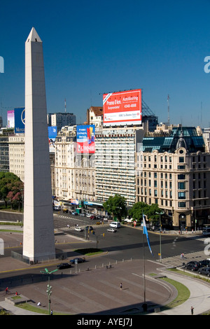 L'obélisque à la Plaza de la Republica à Buenos Aires, Argentine Banque D'Images