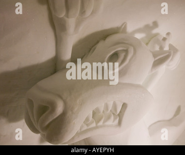 Sculpture de Glace dans La Grotte de Glace La Plagne Alpes Europe Banque D'Images