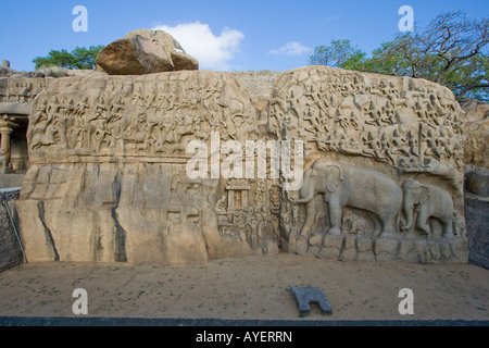 La pénitence Arjuns Rock Carving soulagement dans Mamallapuram Inde du Sud Banque D'Images