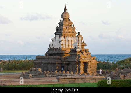 Coucher du soleil sur la rive sud de l'Inde à Mamallapuram Temple Banque D'Images