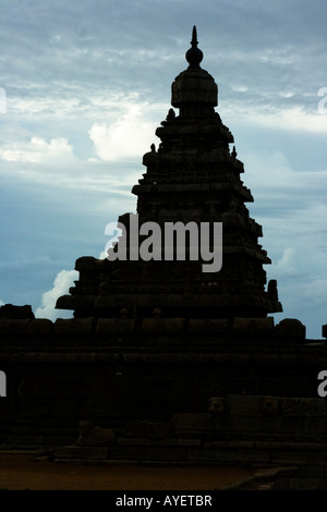 Silhouette de Shore Temple à Mamallapuram Inde du Sud Banque D'Images