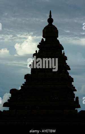 Silhouette de Shore Temple à Mamallapuram Inde du Sud Banque D'Images