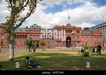 La Casa Rosada situé à l'extrémité est de la Plaza de Mayo à Buenos Aires, Argentine Banque D'Images