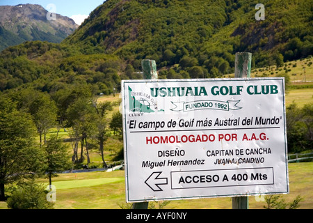 Signe de langue espagnole à l'Ushuaia Golf Club dans la ville d'Ushuaia, sur l'île de la Terre de Feu argentine Banque D'Images