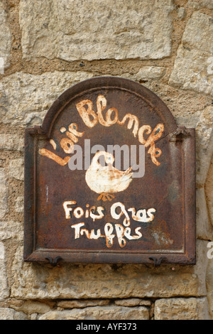 Vieille enseigne à Sarlat foie gras et truffes publicité Dordogne France Banque D'Images