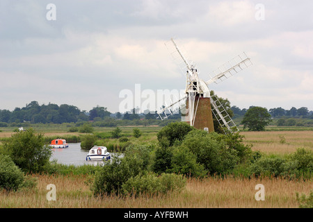 UK Classic" Clayrack Ludham Bazin et bateaux sur la rivière Ant Banque D'Images