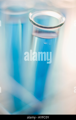 Close up de liquide dans des fioles Banque D'Images