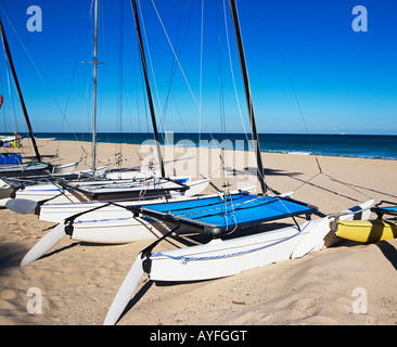 Bateaux sur une plage Banque D'Images