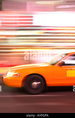 Taxi à Times Square, New York City Banque D'Images