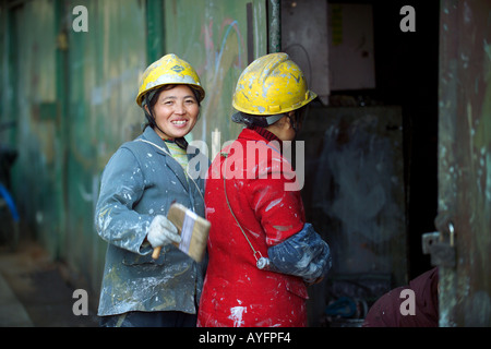 Femme peintres, Chengxi, chantier naval Chine Banque D'Images