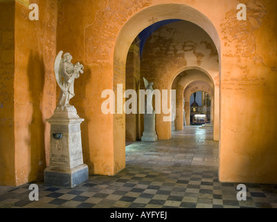 Des statues dans l'église de Santo Domingo à Carthagène, Colombie. Banque D'Images