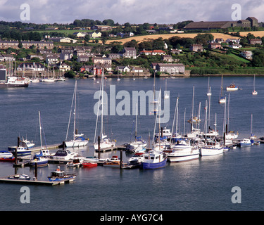 IE - PARIS : le port et la ville de Kinsale Banque D'Images