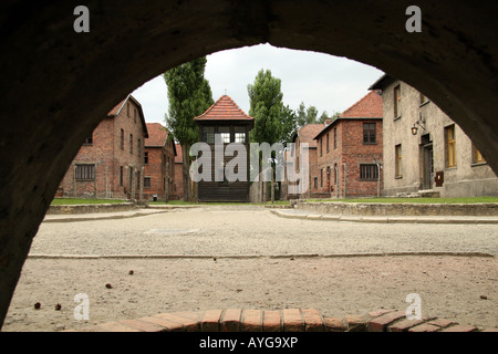 La vue depuis une position de mitrailleuse allemande au Musée d'Auschwitz-Birkenau, Oswiecim, Pologne. Banque D'Images