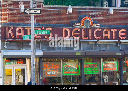 Avant de Katz delicatessen avec Neon Sign New York NY USA Banque D'Images