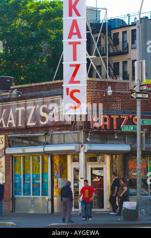 Avant de Katz delicatessen avec Neon Sign New York NY USA Banque D'Images