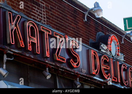 Avant de Katz delicatessen avec Neon Sign New York NY USA Banque D'Images