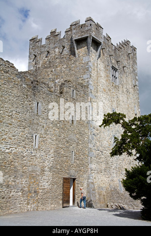 Le Château de Ross Le Parc National de Killarney County Kerry Ireland Banque D'Images