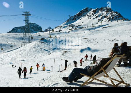 St Moritz Suisse snowboard ski neige skieurs Banque D'Images