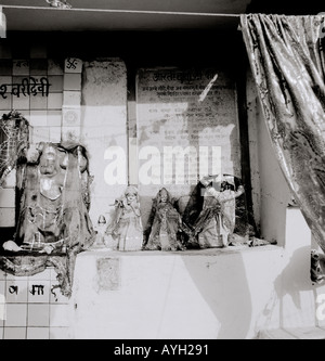 La photographie de voyage documentaire - Religious Hindu idoles dans un temple à New Delhi en Inde en Asie du Sud. La religion Scène de rue Banque D'Images