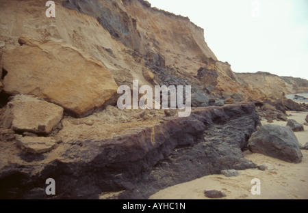 S'est effondré zone de 'Ice Age' falaise-glaciaire après l'onde de tempête de 8 / 9 novembre 2007, West Runton, Norfolk, Angleterre, Royaume-Uni. Banque D'Images