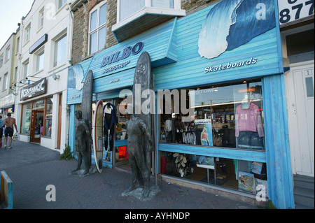 Un surf shop à Newquay Cornwall Banque D'Images