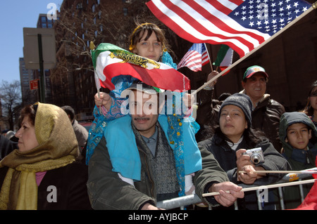 Regardez l'Iran Américains Parade Persan sur Madison Avenue à New York Banque D'Images