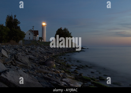 Tibbetts Point Lighthouse au crépuscule le lac Ontario près de cap Vincent New York Banque D'Images