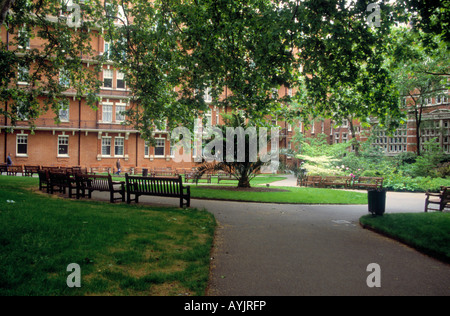 Mount Street Gardens à Mayfair, Londres Banque D'Images