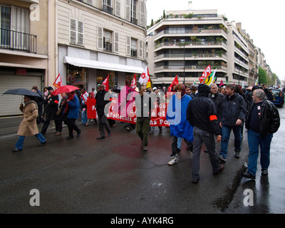 Manifestation pacifique de clandestins et soi-disant sans papiers à Saint Germain Paris France