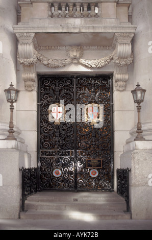 Entrée à Goldsmiths Hall l'un des douze grandes entreprises livrée de la ville de Londres, exploite maintenant le bureau de Londres Banque D'Images