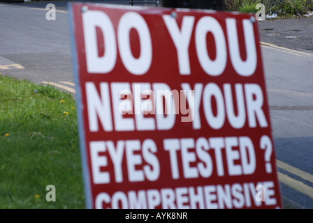 Avez-vous besoin de vos yeux testés s'estompent Banque D'Images