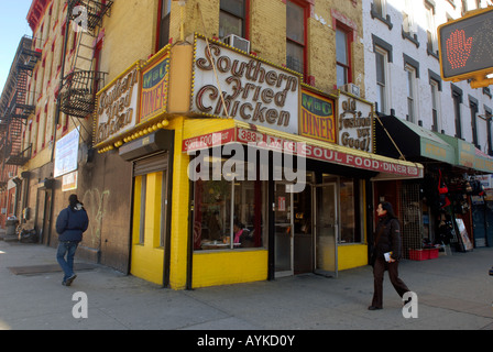 M G soul food restaurant sur la 125 rue à Harlem à New York Banque D'Images