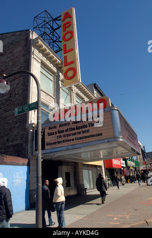 Célèbre Apollo Theatre sur West 125th Street à Harlem à New York Banque D'Images