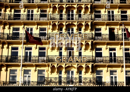 Façade de l'hôtel De Vere Grand sur le front de mer de Brighton en Angleterre Banque D'Images