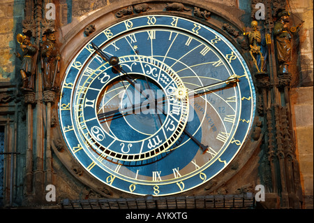 Horloge astronomique sur l'ancien hôtel de ville Prague Banque D'Images
