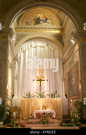 Magnifiquement sculpté et de l'intérieur richement décoré de l'église Saint-Nicolas église,,à Tolentino, Marches, Italie Banque D'Images