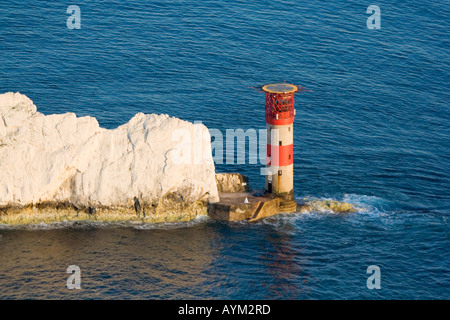 Vue aérienne du phare d'aiguilles. Coucher de soleil. Île de Wight. UK. Banque D'Images