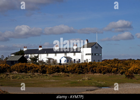 L'ANCIEN COASTGUARD COTTAGES SUR DUNWICH HEATH. Le Suffolk. L'Angleterre. Banque D'Images