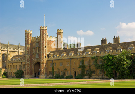 Châtelet d'entrée de la grande cour de l'entrée principale de Trinity College Cambridge Cambridgeshire England UK GB EU Europe Banque D'Images